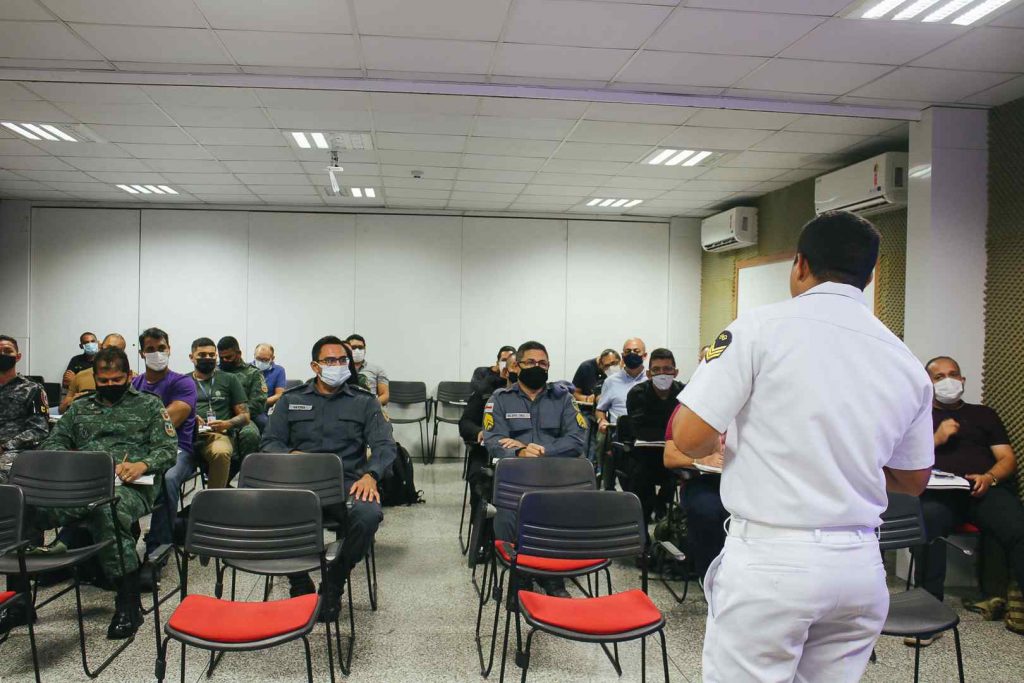 Curso é ministrado pela Marinha do Brasil